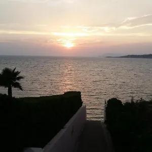 T2 Terrasse 20m2 Climatisé à 1mn Chrono à Pied De La , Et Sentier Du Littoral Terrasse 20 M2 Vue , Six-Fours-les-Plages France
