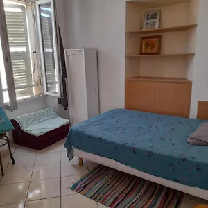 Studette Charlot Centre - 11 Rue Paradis , Nice France